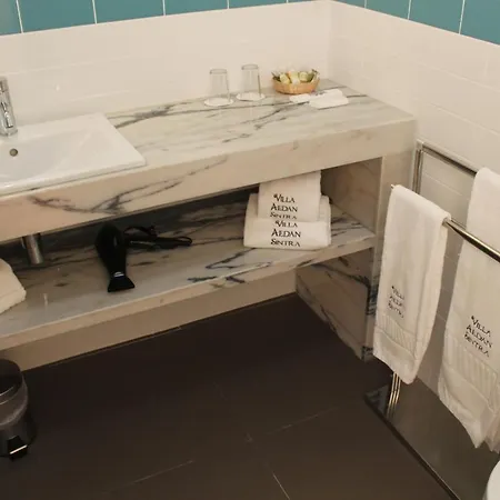 Alojamento de Acomodação e Pequeno-almoço Aedan 4*